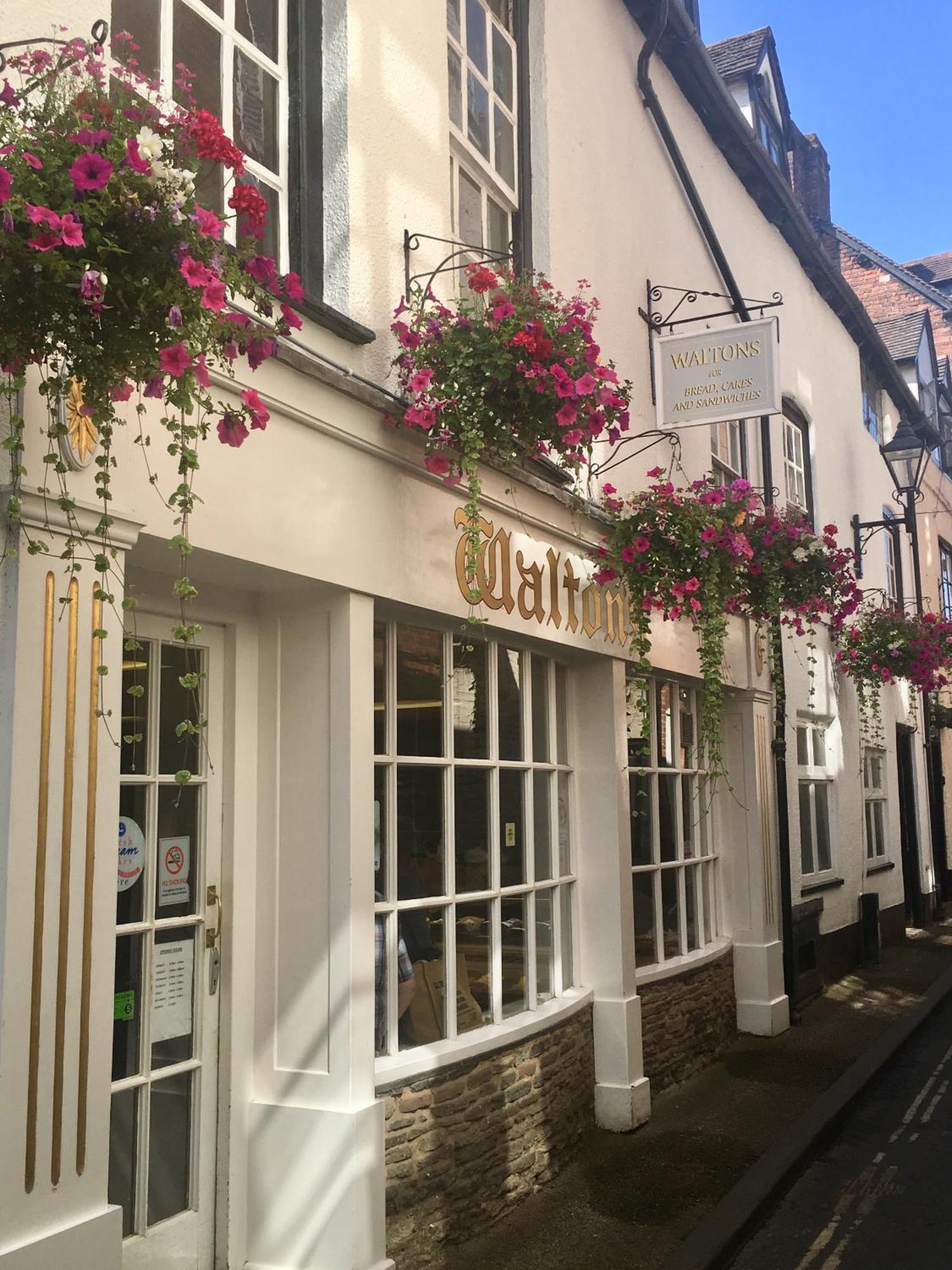 Luxury 2 Bed Apartment With Free Parking Ludlow Exterior photo