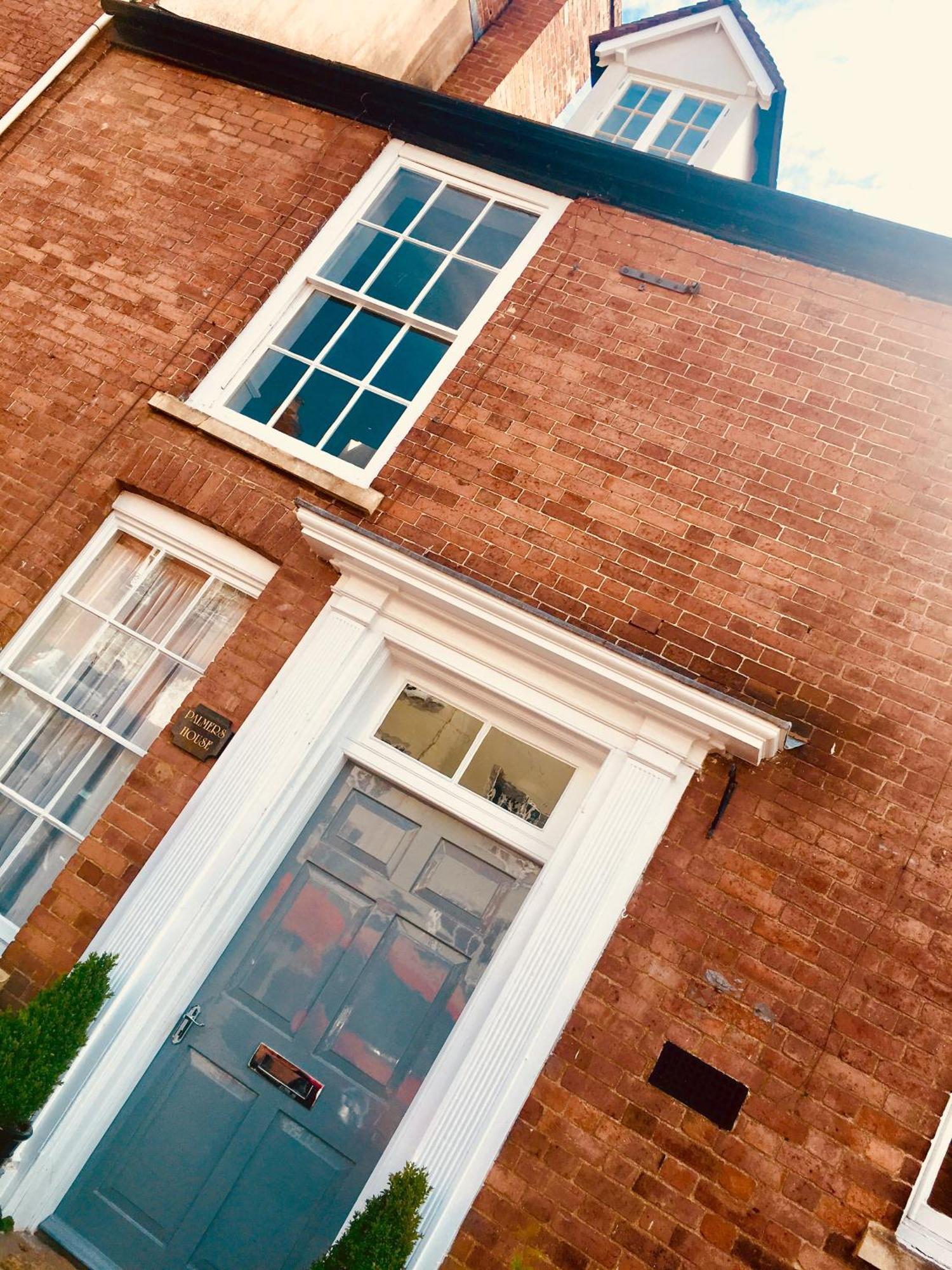 Luxury 2 Bed Apartment With Free Parking Ludlow Exterior photo